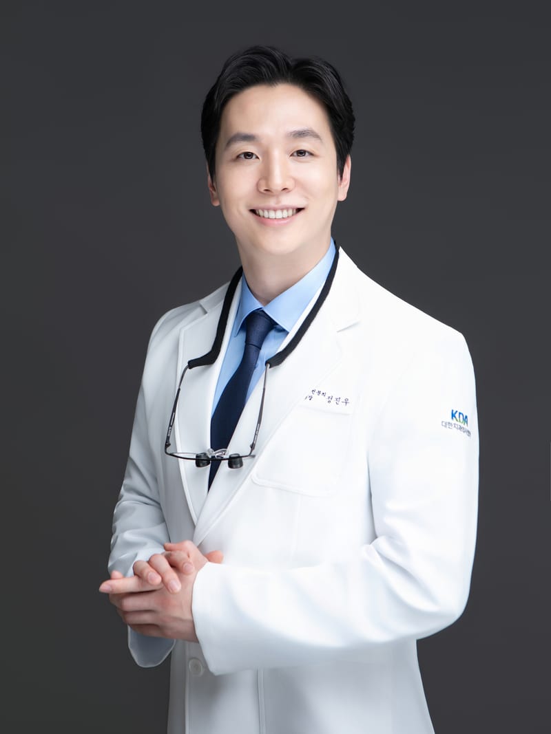 조이치과의원 봉천 대표원장 정진우 - 치과보철과 전문의·통합치의학과 전문의